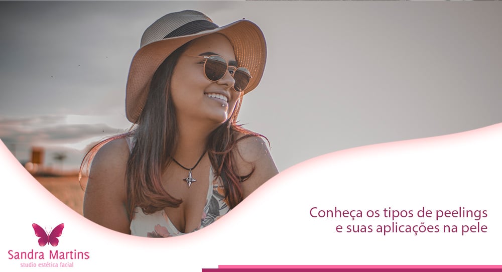 O Studio Sandra Martins realiza, a mais de 10 anos em Brasília, procedimentos com peeling. Sendo um dos tratamentos estéticos mais procurados, por conta dos seus vários benefícios à pele. Venha descobrir quais são os de peeling disponíveis e os resultados que você pode alcançar.
