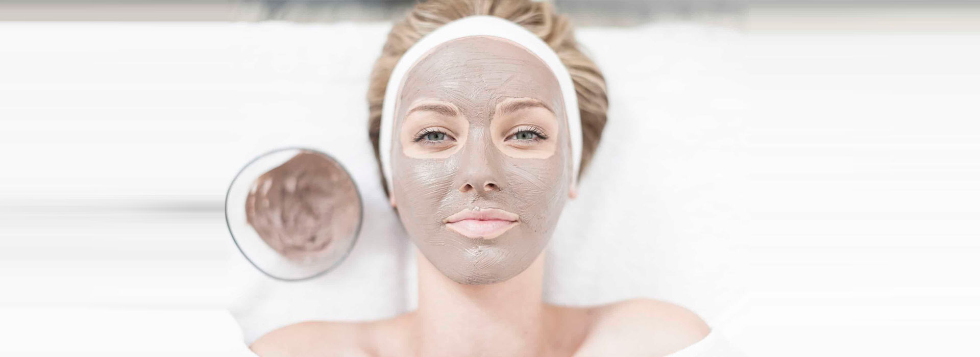 Os melhores tratamentos estética facial: limpeza de pele, cicatriz de acne, melasma, manchas, harmonização papada, pescoço e colo em Brasília