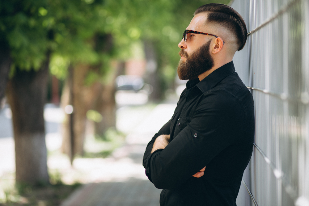 Microagulhamento a solução para barba falhada. Bom pessoal a alguma tempo o Microagulhamento, chamado também de Dermaroller, fez bastante sucesso entre as mulheres em tratamentos para pele e hoje também é uma solução para quem tem barba falhada!