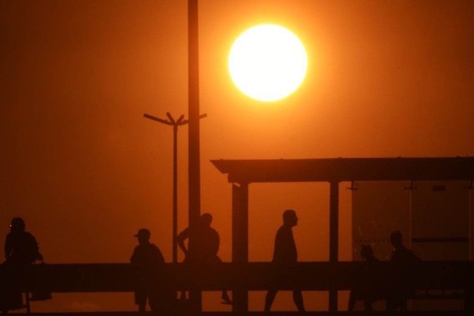 Dicas e Cuidados Essenciais para a Pele no Calor Extremo de Brasília e do Brasil