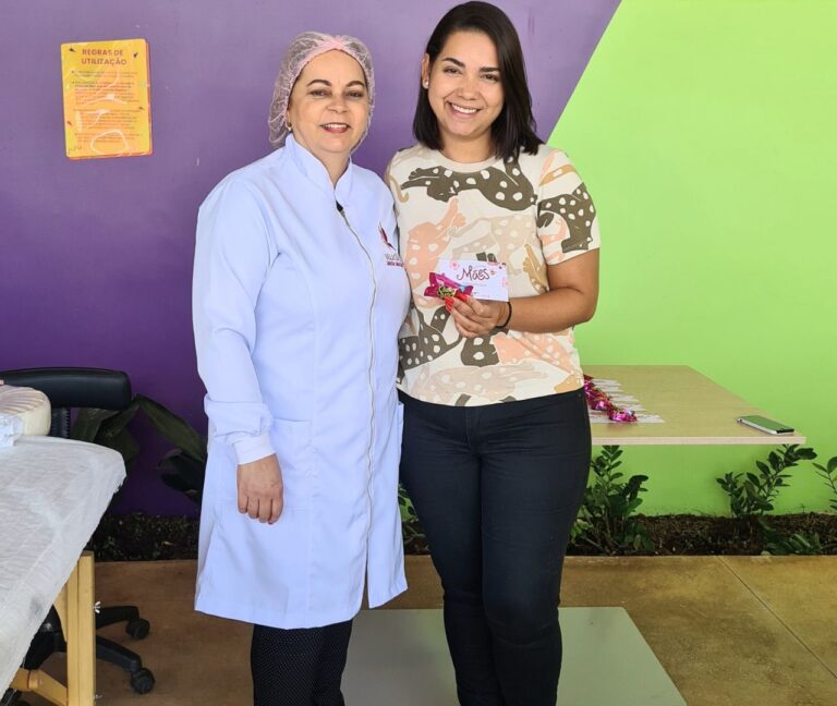 O Dia da Beleza é uma experiência única que leva os cuidados estéticos faciais e o bem-estar diretamente para o ambiente corporativo em Brasília, proporcionando um momento de relaxamento, revitalização e valorização para seus colaboradores. Com o Studio Sandra Martins, você investe na saúde, na autoestima e na motivação da sua equipe, colhendo frutos em produtividade e um clima organizacional positivo.