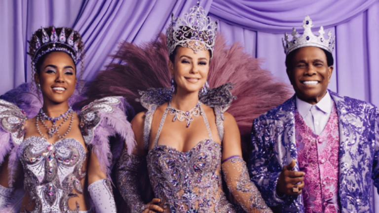 Beleza Natural, Glamour de Bridgerton e o Carnaval da Paolla Oliveira: o segredo da pele radiante em Taguatinga – DF. ✨👑 Querida leitora… a alta temporada dos grandes eventos está oficialmente aberta. 👑✨ Seja na alta sociedade londrina de Bridgerton ou na efervescência contagiante do pré-carnaval de Brasília, uma verdade permanece imutável: as protagonistas não nascem prontas. Elas são preparadas. Cada baile, cada evento, cada momento sob os holofotes é precedido por um ritual de cuidado, um projeto de beleza que garante que a pele esteja tão impecável quanto o vestido. E enquanto a Netflix nos prepara para a nova temporada de dramas e romances, a vida real nos prepara para o nosso próprio grande evento: o Carnaval 2026. Você não vai querer entrar no "baile" mais esperado do ano com uma pele de coadjuvante, vai? É aqui que a estratégia encontra a beleza. E é aqui que entra em cena a nossa musa da vida real: a incomparável Paolla Oliveira. Escolhida pela Netflix para ser o rosto da campanha de Bridgerton no Brasil, ela personifica a ponte perfeita entre o glamour de uma era e a força da mulher moderna. Eterna Rainha de Bateria, Paolla entende, como ninguém, que o brilho do Carnaval não vem do glitter, mas de uma pele saudável e de uma confiança que irradia de dentro para fora. A filosofia dela, que ecoa a nossa aqui no Studio Sandra Martins, é clara: não existem milagres de última hora. Existe consistência, cuidado e a escolha de tratamentos que realçam a beleza natural, sem máscaras. Este guia é o seu convite para adotar essa mesma filosofia e preparar a sua pele para ser a protagonista absoluta, da estreia na Netflix ao último dia de folia.